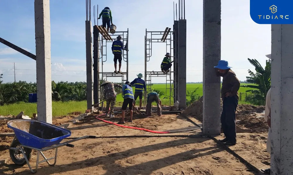 Đổ bê tông cột biệt thự tân cổ điển đồng tháp