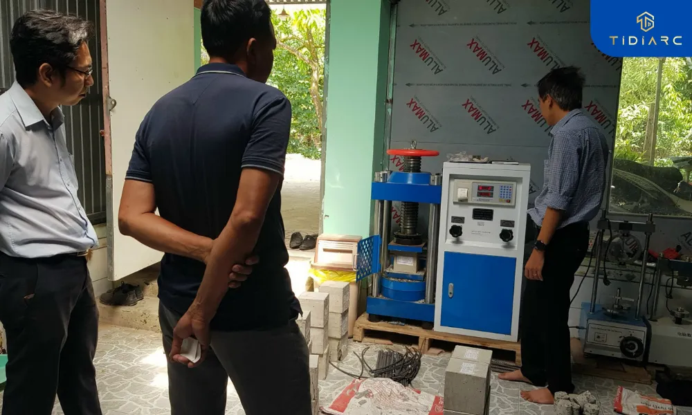 Đổ bê tông sàn biệt thự tân cổ điển đồng tháp