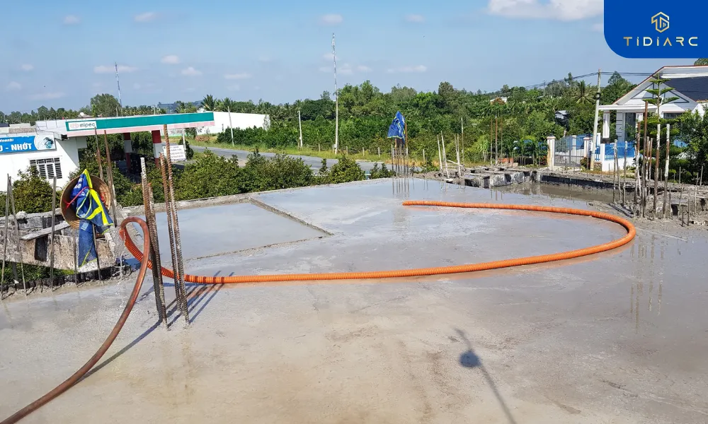 Đổ bê tông sàn biệt thự tân cổ điển đồng tháp