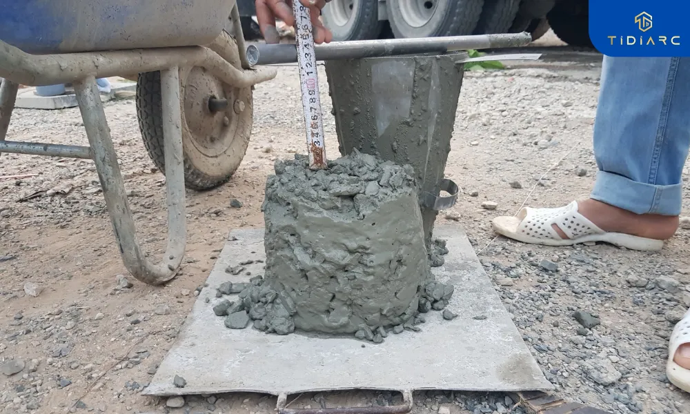 Đổ bê tông sàn tầng 3 biệt thự tân cổ điển đồng tháp