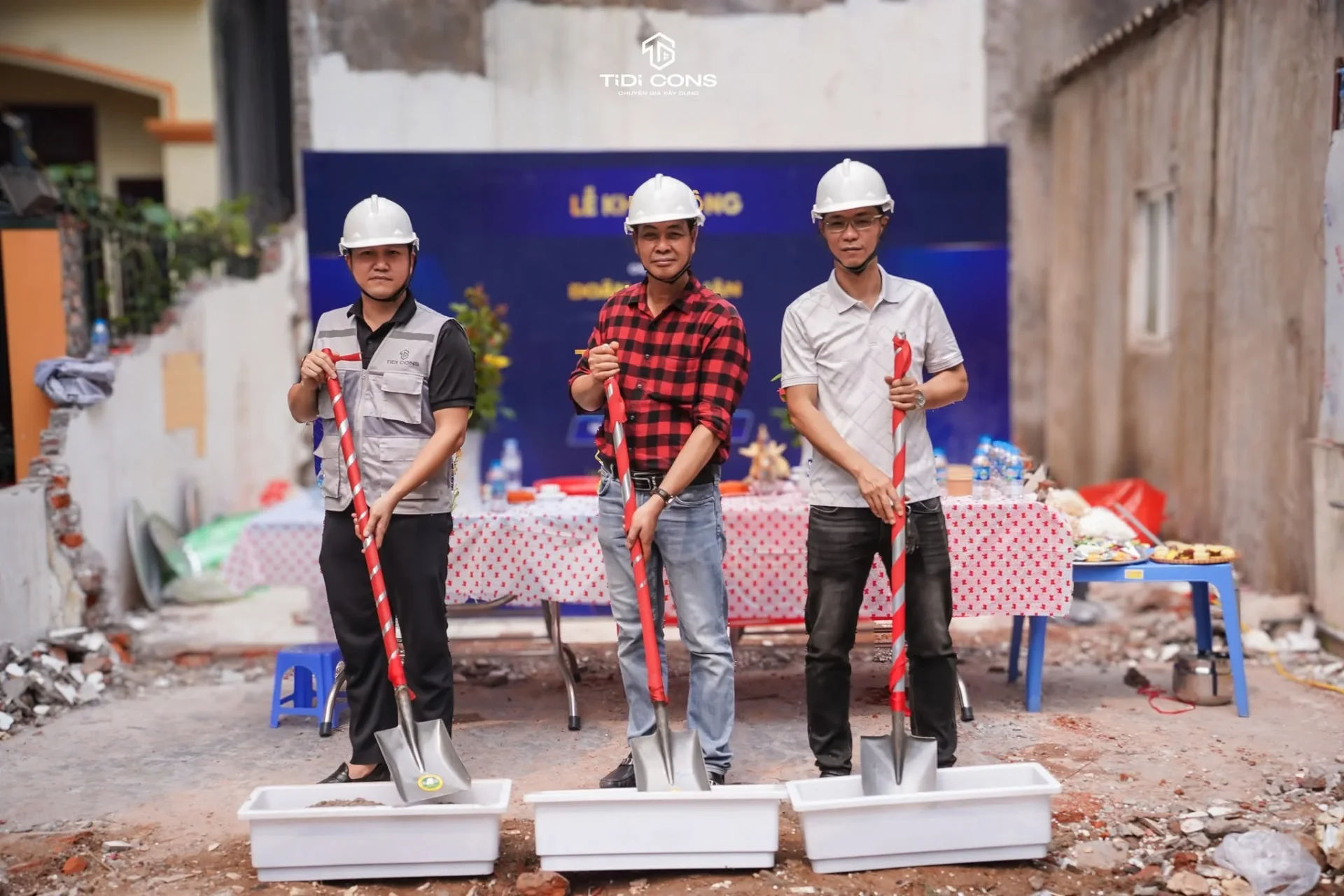 nhà phố phú thượng